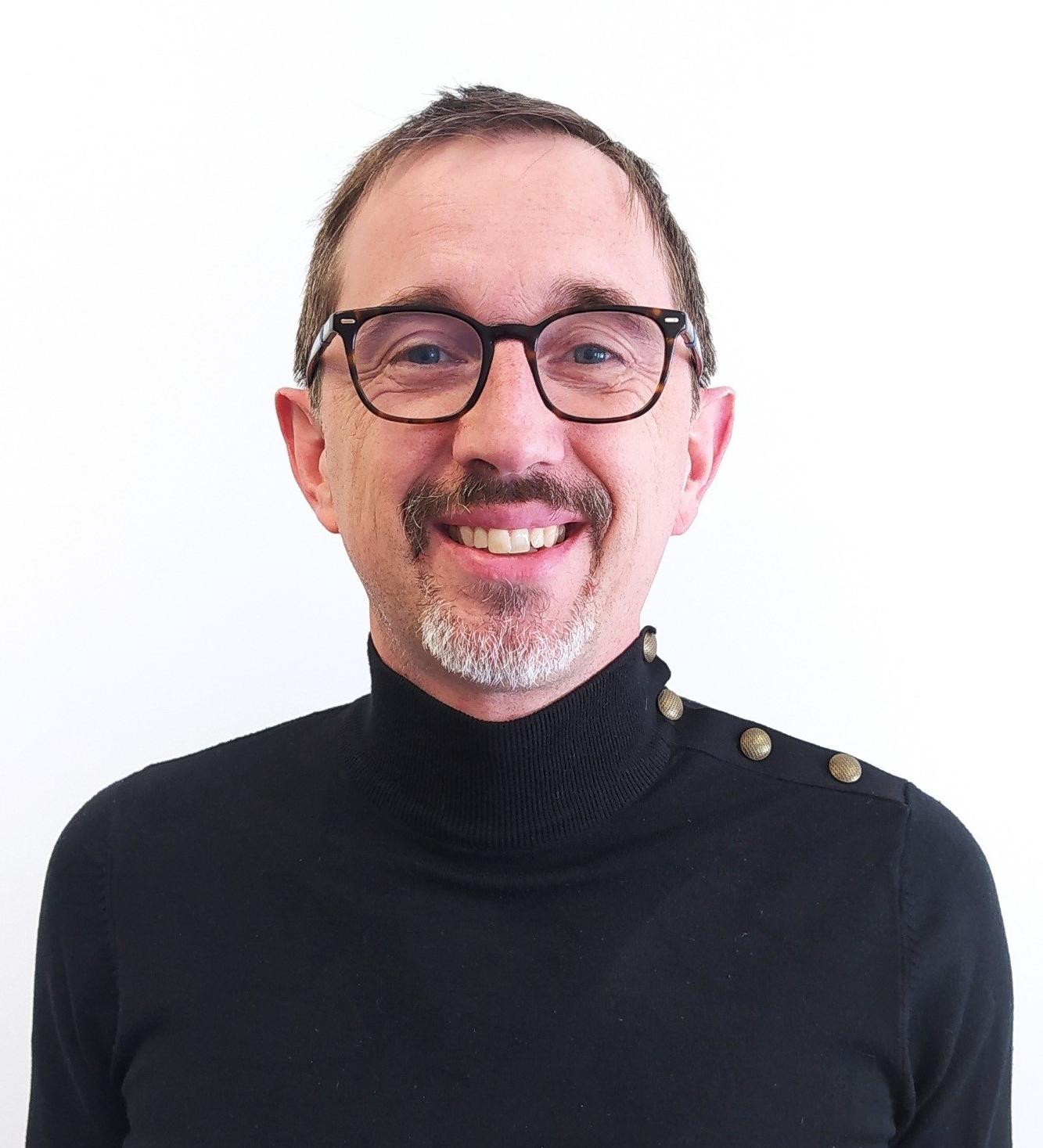 ???????Cyril VILLAT, charg�� de la strat��gie, des projets, des ��ҫ���� et des relations hospitalo-universitaires