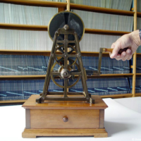 Acc��der aux appareils anciens de physique et de physiologie